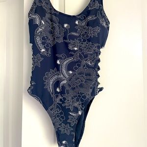 Roxy One piece Swim Navy - Size Small